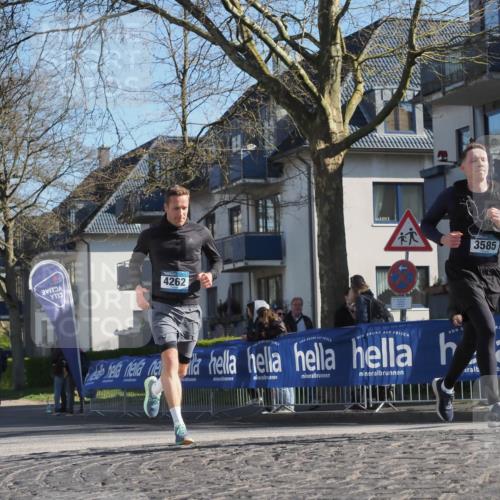 06.04.2025 - 44. Internationalen Wilhelmsburger Insellauf Luisa Fischer http://msf.ph/oto/7563378 06.04.2025 10:33:33 Ziel 4455, 4262, 3585 meine-sportfotos.de