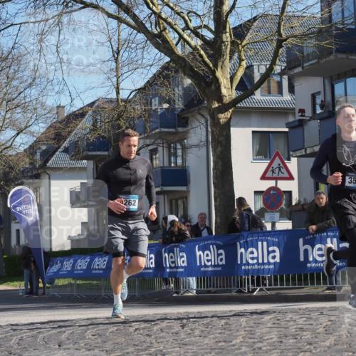 06.04.2025 - 44. Internationalen Wilhelmsburger Insellauf Luisa Fischer http://msf.ph/oto/7563381 06.04.2025 10:33:33 Ziel 4455, 262, 3585 meine-sportfotos.de