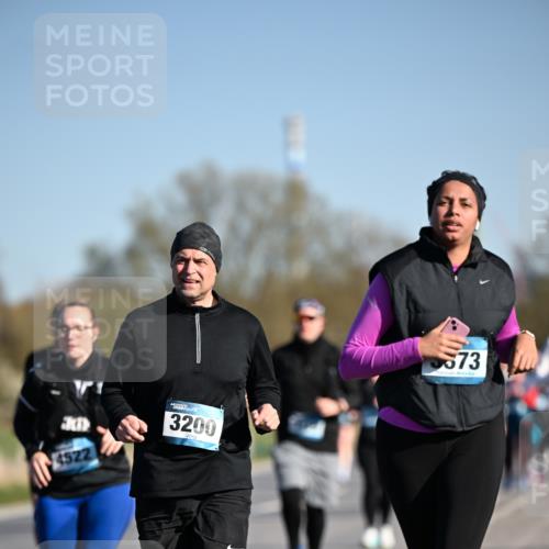 06.04.2025 - 44. Internationalen Wilhelmsburger Insellauf Dr. Thomas Lammeyer http://msf.ph/oto/7563384 06.04.2025 09:38:19 Laufen 4522, 3200, 5573 meine-sportfotos.de