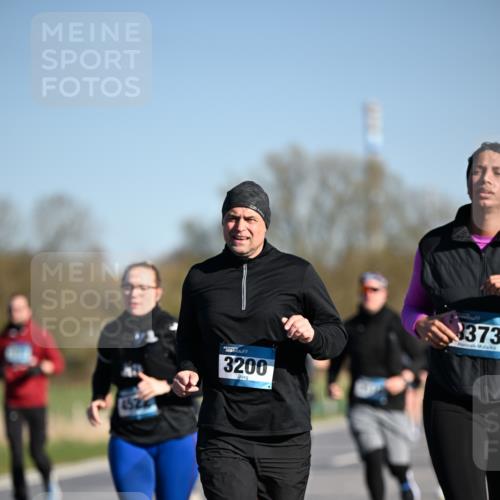06.04.2025 - 44. Internationalen Wilhelmsburger Insellauf Dr. Thomas Lammeyer http://msf.ph/oto/7563390 06.04.2025 09:38:19 Laufen 452, 3200, 3373 meine-sportfotos.de