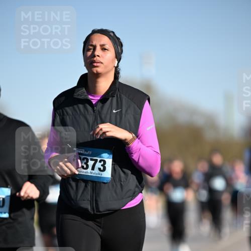 06.04.2025 - 44. Internationalen Wilhelmsburger Insellauf Dr. Thomas Lammeyer http://msf.ph/oto/7563407 06.04.2025 09:38:21 Laufen 1373 meine-sportfotos.de