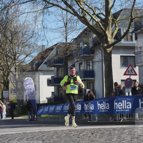 06.04.2025 - 44. Internationalen Wilhelmsburger Insellauf Luisa Fischer http://msf.ph/oto/7563411 06.04.2025 10:33:35 Ziel 3826, 4455 meine-sportfotos.de