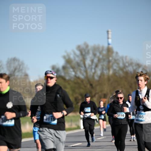 06.04.2025 - 44. Internationalen Wilhelmsburger Insellauf Dr. Thomas Lammeyer http://msf.ph/oto/7563428 06.04.2025 09:38:22 Laufen 4122, 350, 5116, 4165, 3093 meine-sportfotos.de