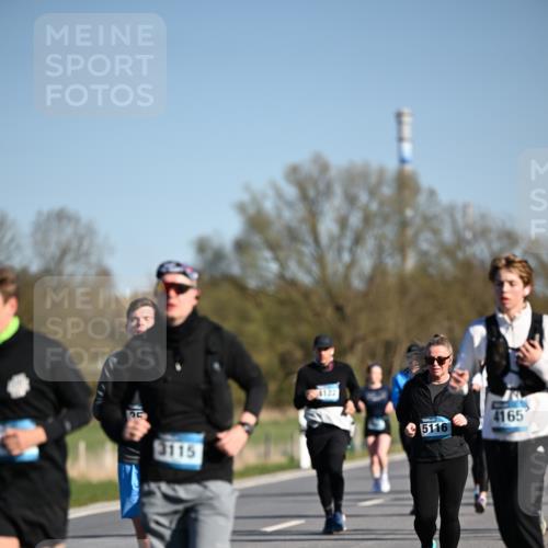 06.04.2025 - 44. Internationalen Wilhelmsburger Insellauf Dr. Thomas Lammeyer http://msf.ph/oto/7563431 06.04.2025 09:38:22 Laufen 3115, 4122, 5116, 4165 meine-sportfotos.de
