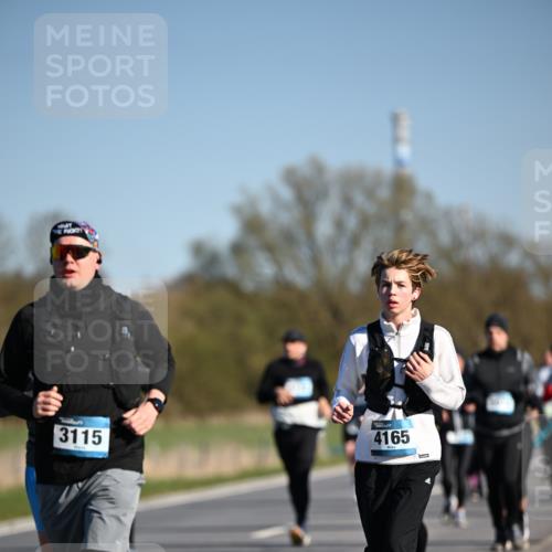 06.04.2025 - 44. Internationalen Wilhelmsburger Insellauf Dr. Thomas Lammeyer http://msf.ph/oto/7563445 06.04.2025 09:38:23 Laufen 3115, 4165 meine-sportfotos.de