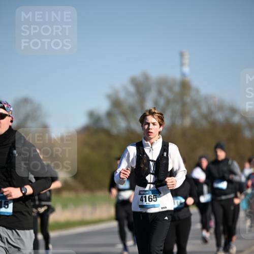 06.04.2025 - 44. Internationalen Wilhelmsburger Insellauf Dr. Thomas Lammeyer http://msf.ph/oto/7563457 06.04.2025 09:38:24 Laufen 15, 4165 meine-sportfotos.de