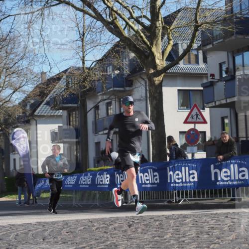 06.04.2025 - 44. Internationalen Wilhelmsburger Insellauf Luisa Fischer http://msf.ph/oto/7563473 06.04.2025 10:33:40 Ziel 3, 3, 13, 4465, 909 meine-sportfotos.de