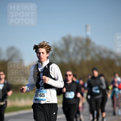 06.04.2025 - 44. Internationalen Wilhelmsburger Insellauf Dr. Thomas Lammeyer http://msf.ph/oto/7563484 06.04.2025 09:38:25 Laufen 4165 meine-sportfotos.de