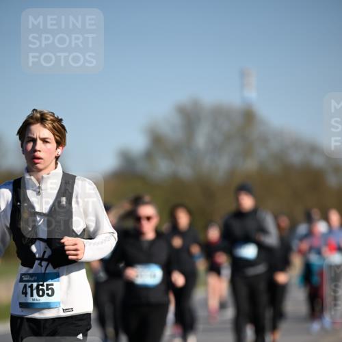 06.04.2025 - 44. Internationalen Wilhelmsburger Insellauf Dr. Thomas Lammeyer http://msf.ph/oto/7563498 06.04.2025 09:38:26 Laufen 4165 meine-sportfotos.de