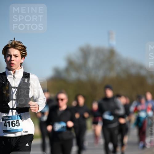 06.04.2025 - 44. Internationalen Wilhelmsburger Insellauf Dr. Thomas Lammeyer http://msf.ph/oto/7563502 06.04.2025 09:38:26 Laufen 4165 meine-sportfotos.de