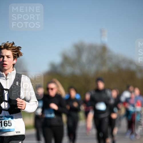 06.04.2025 - 44. Internationalen Wilhelmsburger Insellauf Dr. Thomas Lammeyer http://msf.ph/oto/7563505 06.04.2025 09:38:26 Laufen 165 meine-sportfotos.de
