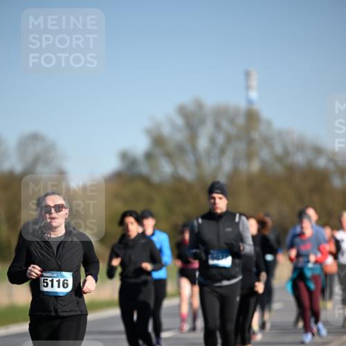 06.04.2025 - 44. Internationalen Wilhelmsburger Insellauf Dr. Thomas Lammeyer http://msf.ph/oto/7563527 06.04.2025 09:38:27 Laufen 5116 meine-sportfotos.de