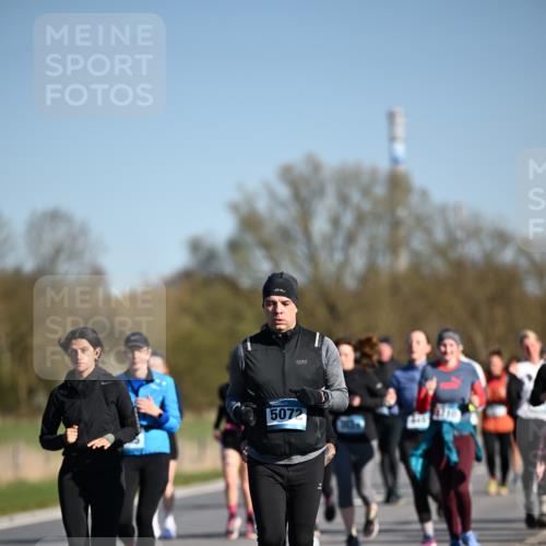 06.04.2025 - 44. Internationalen Wilhelmsburger Insellauf Dr. Thomas Lammeyer http://msf.ph/oto/7563552 06.04.2025 09:38:29 Laufen 5072 meine-sportfotos.de