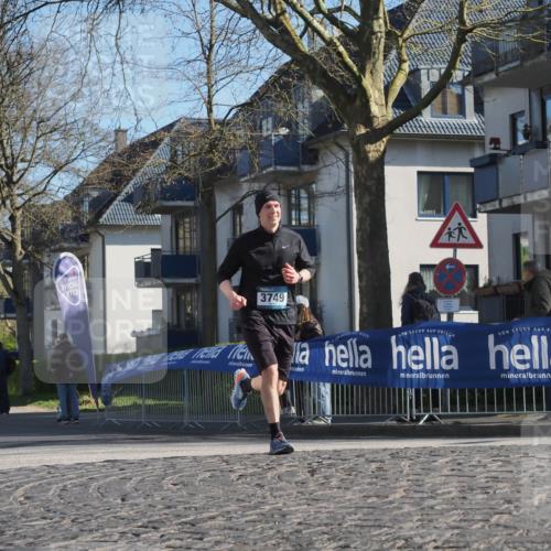 06.04.2025 - 44. Internationalen Wilhelmsburger Insellauf Luisa Fischer http://msf.ph/oto/7563563 06.04.2025 10:34:00 Ziel 13, 301, 3749 meine-sportfotos.de