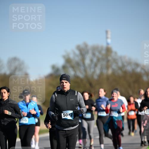 06.04.2025 - 44. Internationalen Wilhelmsburger Insellauf Dr. Thomas Lammeyer http://msf.ph/oto/7563568 06.04.2025 09:38:29 Laufen 785, 50, 2 meine-sportfotos.de