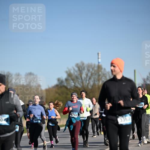 06.04.2025 - 44. Internationalen Wilhelmsburger Insellauf Dr. Thomas Lammeyer http://msf.ph/oto/7563594 06.04.2025 09:38:32 Laufen 0, 3710, 4491, 8, 5705, 3397, 4005 meine-sportfotos.de