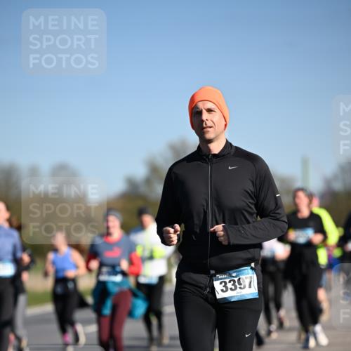 06.04.2025 - 44. Internationalen Wilhelmsburger Insellauf Dr. Thomas Lammeyer http://msf.ph/oto/7563608 06.04.2025 09:38:34 Laufen 3397 meine-sportfotos.de