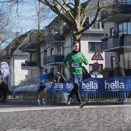 06.04.2025 - 44. Internationalen Wilhelmsburger Insellauf Luisa Fischer http://msf.ph/oto/7563651 06.04.2025 10:34:12 Ziel 4294, 3267 meine-sportfotos.de
