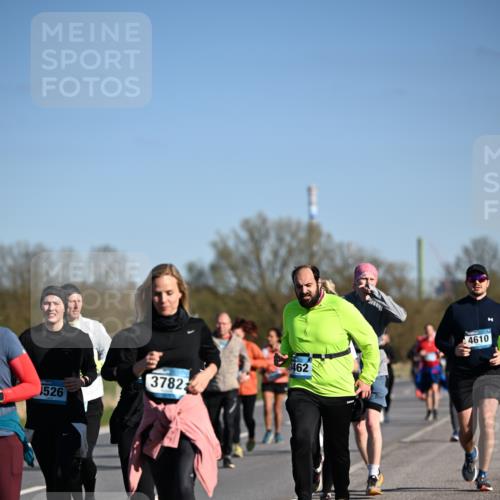 06.04.2025 - 44. Internationalen Wilhelmsburger Insellauf Dr. Thomas Lammeyer http://msf.ph/oto/7563653 06.04.2025 09:38:36 Laufen 3782, 1526, 462, 4610 meine-sportfotos.de