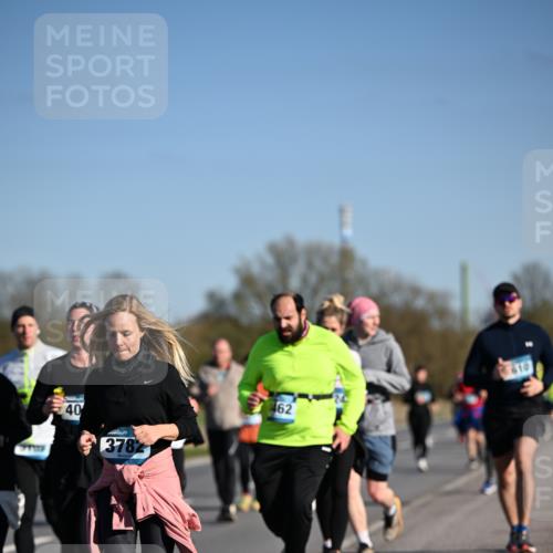 06.04.2025 - 44. Internationalen Wilhelmsburger Insellauf Dr. Thomas Lammeyer http://msf.ph/oto/7563665 06.04.2025 09:38:37 Laufen 40, 3782, 462, 610 meine-sportfotos.de