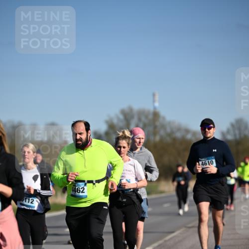 06.04.2025 - 44. Internationalen Wilhelmsburger Insellauf Dr. Thomas Lammeyer http://msf.ph/oto/7563689 06.04.2025 09:38:38 Laufen 5112, 4462, 4610 meine-sportfotos.de