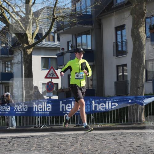 06.04.2025 - 44. Internationalen Wilhelmsburger Insellauf Luisa Fischer http://msf.ph/oto/7563707 06.04.2025 10:34:23 Ziel 4128 meine-sportfotos.de