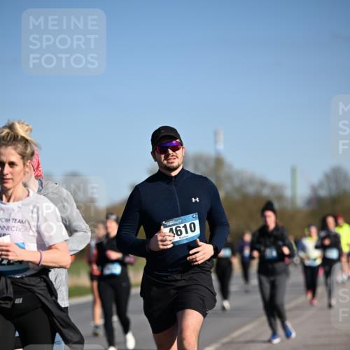 06.04.2025 - 44. Internationalen Wilhelmsburger Insellauf Dr. Thomas Lammeyer http://msf.ph/oto/7563749 06.04.2025 09:38:40 Laufen 4610 meine-sportfotos.de