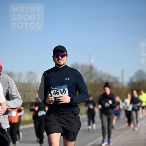 06.04.2025 - 44. Internationalen Wilhelmsburger Insellauf Dr. Thomas Lammeyer http://msf.ph/oto/7563761 06.04.2025 09:38:41 Laufen 6, 4610 meine-sportfotos.de