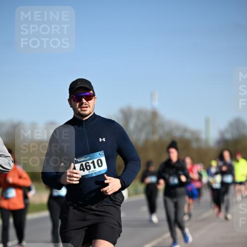 06.04.2025 - 44. Internationalen Wilhelmsburger Insellauf Dr. Thomas Lammeyer http://msf.ph/oto/7563767 06.04.2025 09:38:41 Laufen 4610 meine-sportfotos.de