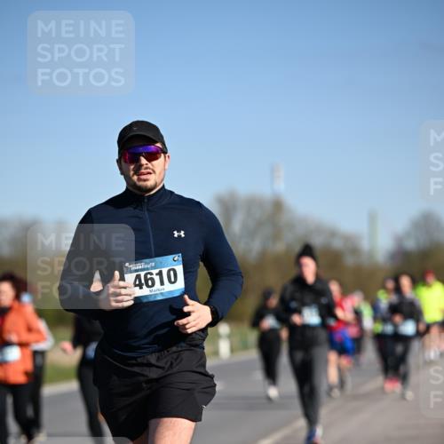 06.04.2025 - 44. Internationalen Wilhelmsburger Insellauf Dr. Thomas Lammeyer http://msf.ph/oto/7563770 06.04.2025 09:38:41 Laufen 4610 meine-sportfotos.de