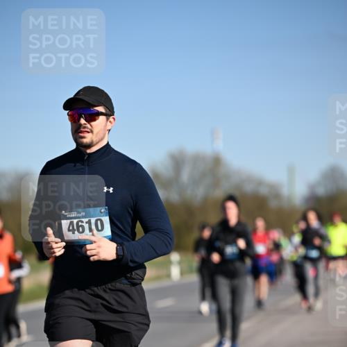 06.04.2025 - 44. Internationalen Wilhelmsburger Insellauf Dr. Thomas Lammeyer http://msf.ph/oto/7563778 06.04.2025 09:38:42 Laufen 4610 meine-sportfotos.de
