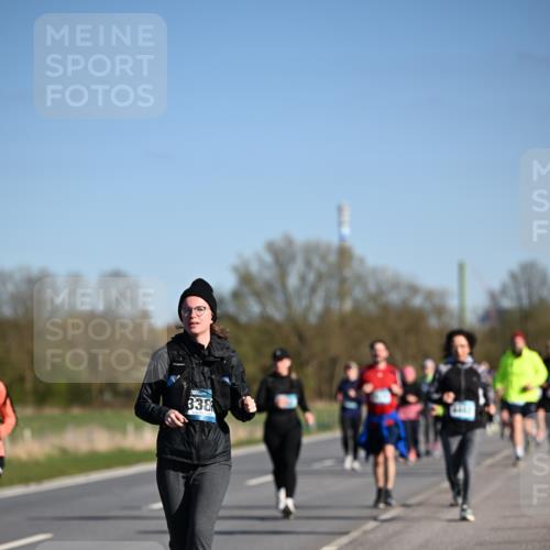 06.04.2025 - 44. Internationalen Wilhelmsburger Insellauf Dr. Thomas Lammeyer http://msf.ph/oto/7563823 06.04.2025 09:38:43 Laufen 338 meine-sportfotos.de