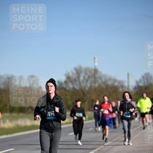 06.04.2025 - 44. Internationalen Wilhelmsburger Insellauf Dr. Thomas Lammeyer http://msf.ph/oto/7563827 06.04.2025 09:38:44 Laufen 338 meine-sportfotos.de