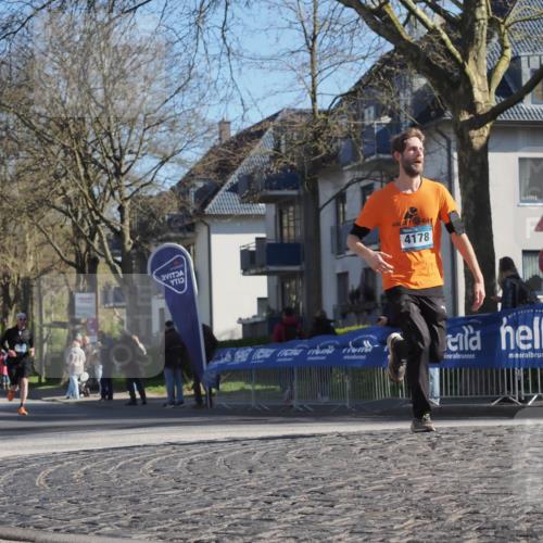 06.04.2025 - 44. Internationalen Wilhelmsburger Insellauf Luisa Fischer http://msf.ph/oto/7563887 06.04.2025 10:34:51 Ziel 4178 meine-sportfotos.de