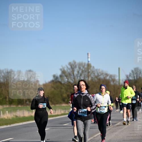 06.04.2025 - 44. Internationalen Wilhelmsburger Insellauf Dr. Thomas Lammeyer http://msf.ph/oto/7563889 06.04.2025 09:38:46 Laufen 12, 4482, 3439 meine-sportfotos.de