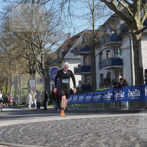 06.04.2025 - 44. Internationalen Wilhelmsburger Insellauf Luisa Fischer http://msf.ph/oto/7563894 06.04.2025 10:34:56 Ziel 3, 3118, 26, 10 meine-sportfotos.de