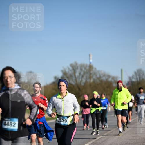 06.04.2025 - 44. Internationalen Wilhelmsburger Insellauf Dr. Thomas Lammeyer http://msf.ph/oto/7563947 06.04.2025 09:38:49 Laufen 3439, 4482 meine-sportfotos.de