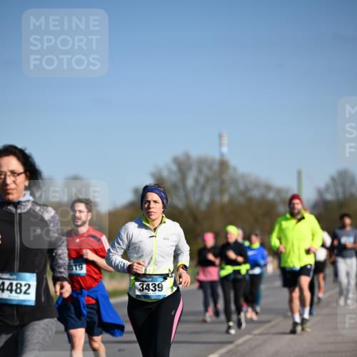06.04.2025 - 44. Internationalen Wilhelmsburger Insellauf Dr. Thomas Lammeyer http://msf.ph/oto/7563951 06.04.2025 09:38:49 Laufen 4482, 519, 3439 meine-sportfotos.de