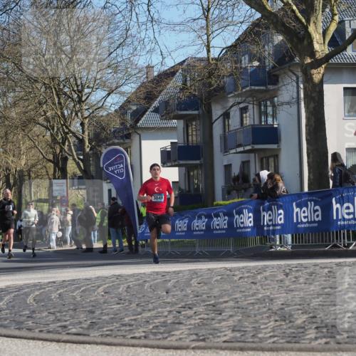 06.04.2025 - 44. Internationalen Wilhelmsburger Insellauf Luisa Fischer http://msf.ph/oto/7563983 06.04.2025 10:35:14 Ziel 3049 meine-sportfotos.de