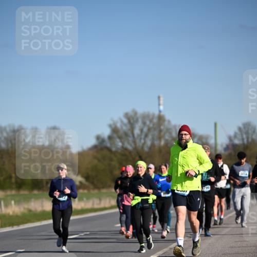 06.04.2025 - 44. Internationalen Wilhelmsburger Insellauf Dr. Thomas Lammeyer http://msf.ph/oto/7563996 06.04.2025 09:38:51 Laufen 799, 3014 meine-sportfotos.de