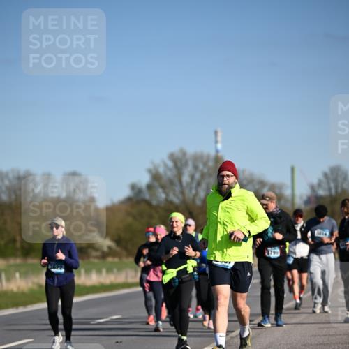 06.04.2025 - 44. Internationalen Wilhelmsburger Insellauf Dr. Thomas Lammeyer http://msf.ph/oto/7564018 06.04.2025 09:38:52 Laufen 3622, 3799, 3014 meine-sportfotos.de