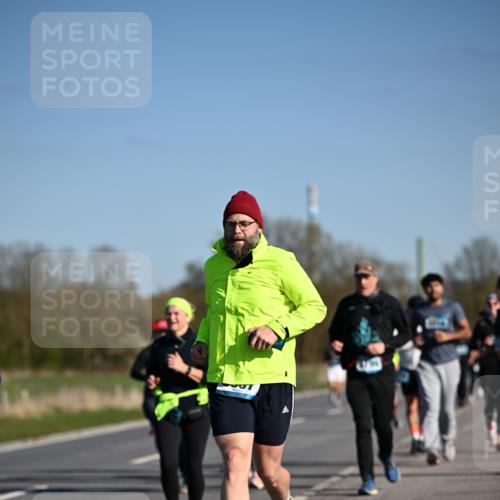 06.04.2025 - 44. Internationalen Wilhelmsburger Insellauf Dr. Thomas Lammeyer http://msf.ph/oto/7564042 06.04.2025 09:38:54 Laufen  meine-sportfotos.de