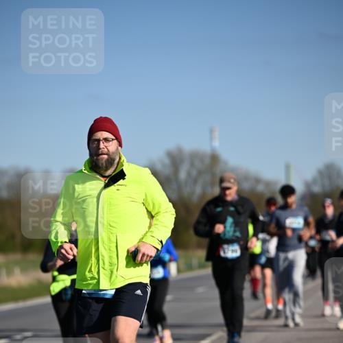 06.04.2025 - 44. Internationalen Wilhelmsburger Insellauf Dr. Thomas Lammeyer http://msf.ph/oto/7564051 06.04.2025 09:38:55 Laufen  meine-sportfotos.de