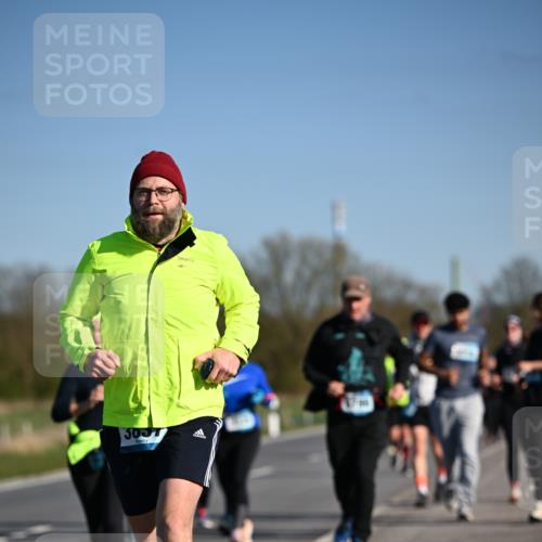 06.04.2025 - 44. Internationalen Wilhelmsburger Insellauf Dr. Thomas Lammeyer http://msf.ph/oto/7564056 06.04.2025 09:38:55 Laufen 4, 3057 meine-sportfotos.de