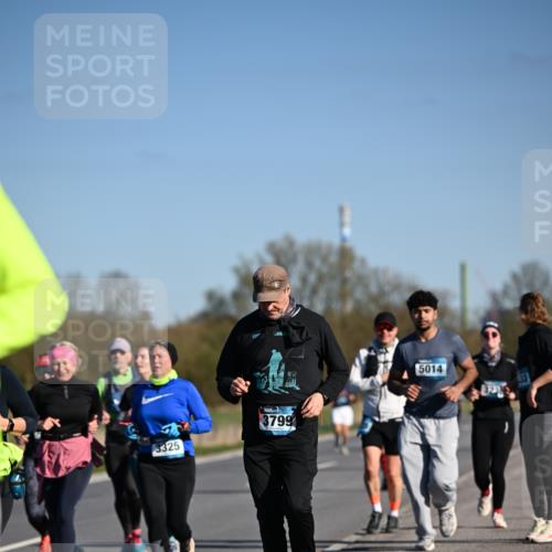 06.04.2025 - 44. Internationalen Wilhelmsburger Insellauf Dr. Thomas Lammeyer http://msf.ph/oto/7564078 06.04.2025 09:38:56 Laufen 3325, 3799, 5014 meine-sportfotos.de