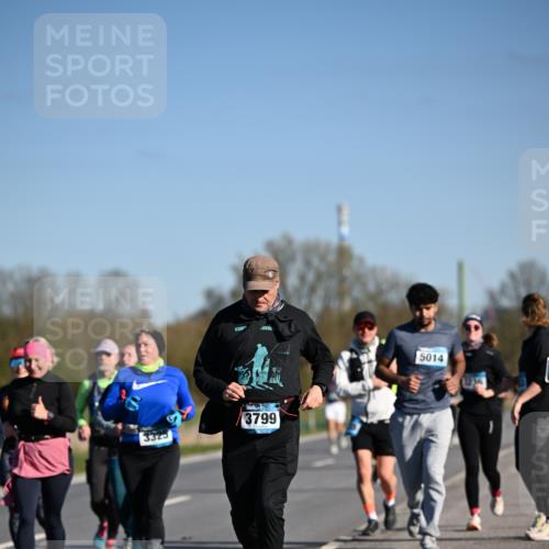 06.04.2025 - 44. Internationalen Wilhelmsburger Insellauf Dr. Thomas Lammeyer http://msf.ph/oto/7564084 06.04.2025 09:38:56 Laufen 3799, 5014 meine-sportfotos.de