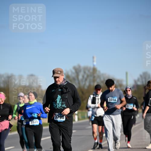 06.04.2025 - 44. Internationalen Wilhelmsburger Insellauf Dr. Thomas Lammeyer http://msf.ph/oto/7564094 06.04.2025 09:38:57 Laufen 3799, 3325, 5014 meine-sportfotos.de