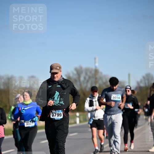 06.04.2025 - 44. Internationalen Wilhelmsburger Insellauf Dr. Thomas Lammeyer http://msf.ph/oto/7564101 06.04.2025 09:38:57 Laufen 3325, 3799, 5014 meine-sportfotos.de