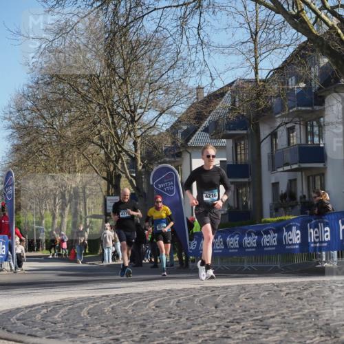 06.04.2025 - 44. Internationalen Wilhelmsburger Insellauf Luisa Fischer http://msf.ph/oto/7564103 06.04.2025 10:35:30 Ziel 431, 4216 meine-sportfotos.de