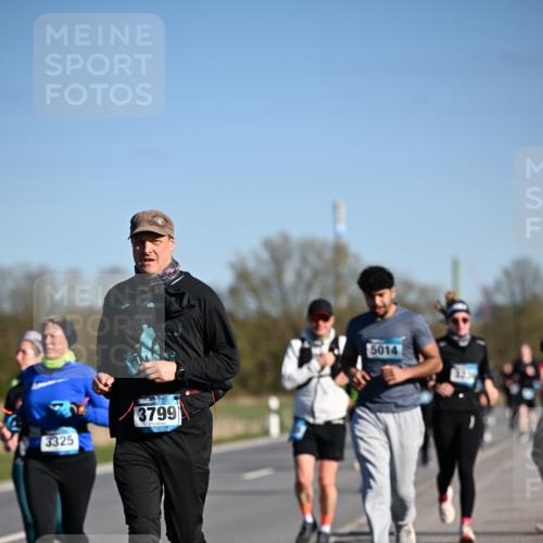 06.04.2025 - 44. Internationalen Wilhelmsburger Insellauf Dr. Thomas Lammeyer http://msf.ph/oto/7564111 06.04.2025 09:38:57 Laufen 3325, 3799, 5014, 3230 meine-sportfotos.de